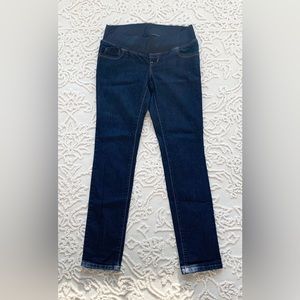 Old Navy Maternity low rise skinny jeans.
